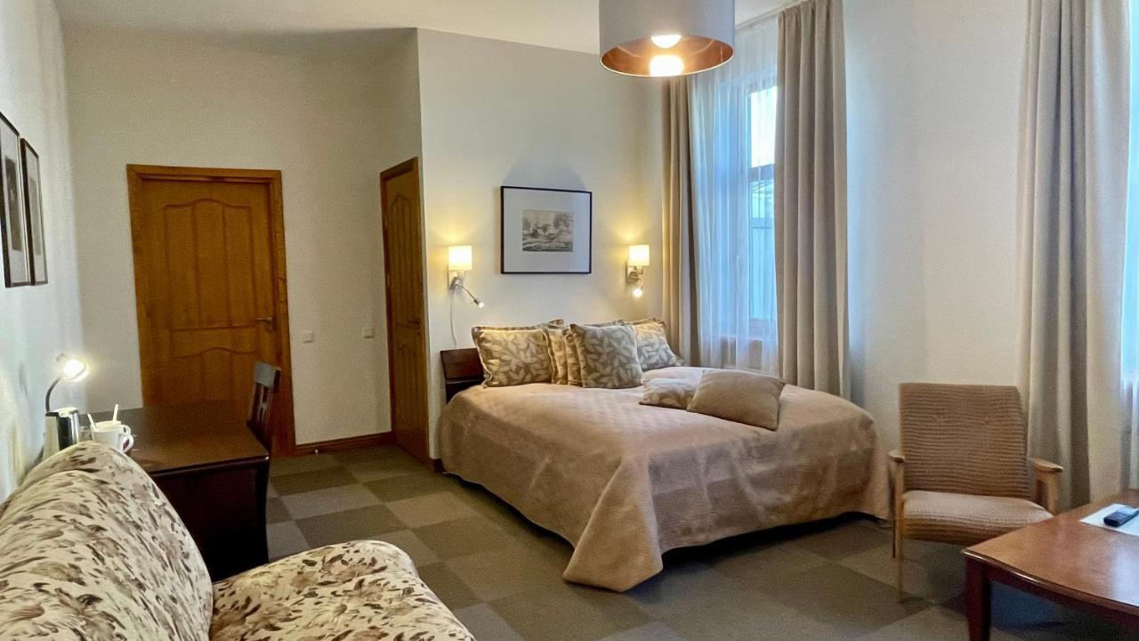 Hotel Vilhelmine Liepāja Buitenkant foto
